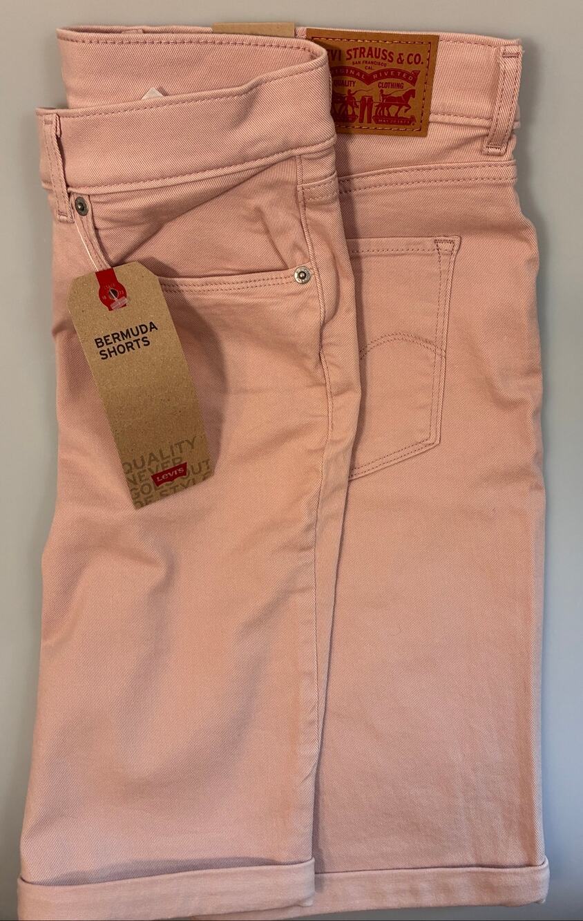Levi's Bermuda Shorts NWT 8 W29 Blush Pink Mid Rise Slim Denim Cuffed New